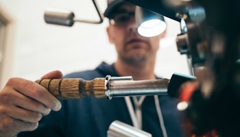 热门体育话题在社交媒体上的讨论趋势图